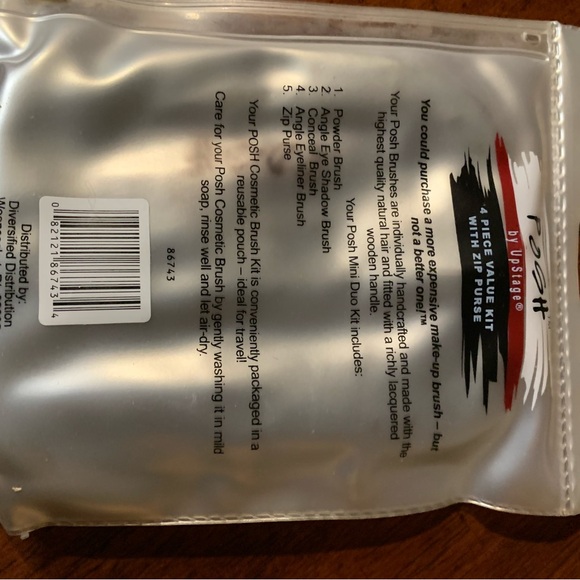 Brand new rare and collectible travel set make up brushes with cosmetic Posh - Picture 2 of 2